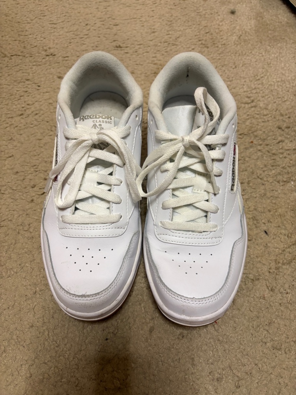 Reebok White Low-Top Leather Sneakers men 8.5 size / womens 10